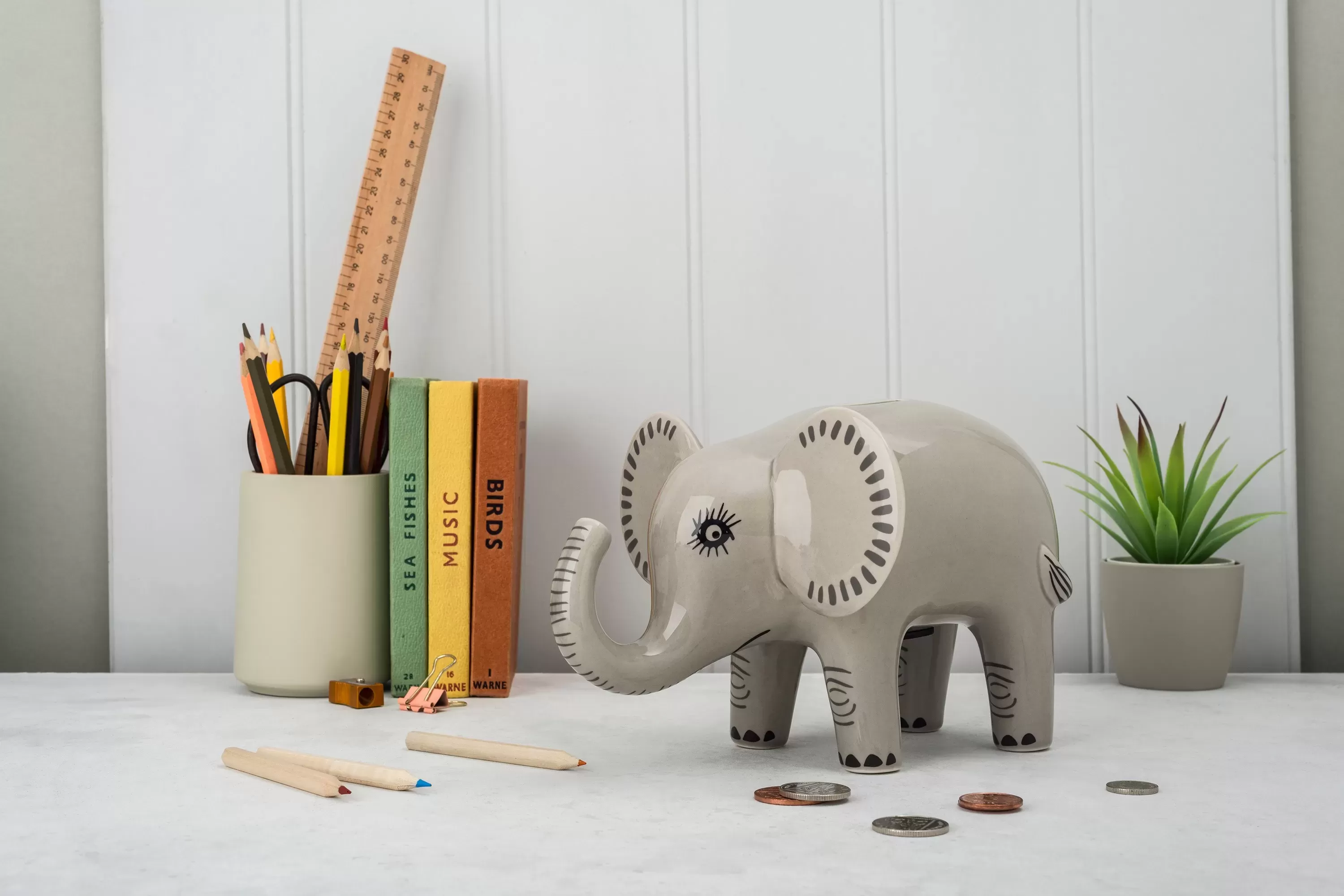 Hannah Turner / Money box Elephant（象の貯金箱）
